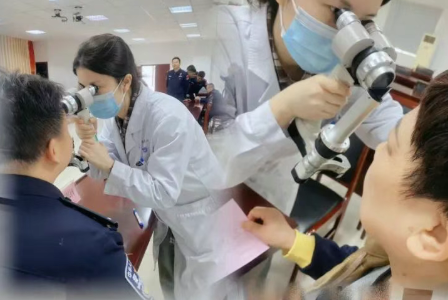 眼科义诊暖警心，医心护航国门安丨我院携手江苏银行赴市边防出入境管理局义诊